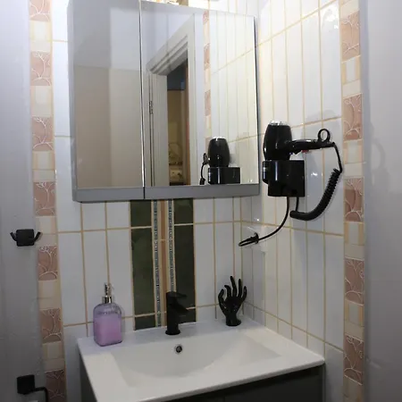 Zuko - Nero Apartment Thessaloniki